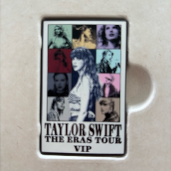 “ I Remember It All Too Well “
Taylor Swift Eras Tour VIP Merchandise Package - Picture 3 of 14